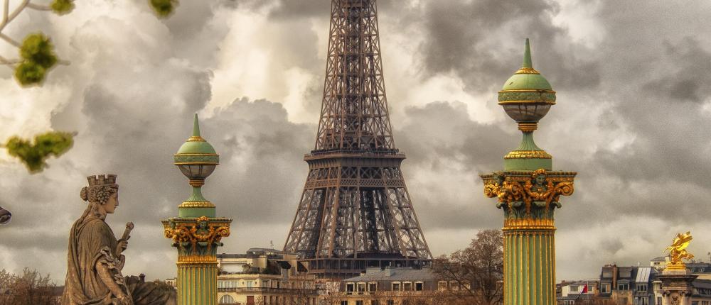 Under the winter sky of Paris…