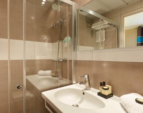 Hotel Beaugrenelle Saint Charles Tour Eiffel - Quarto duplo com chuveiro