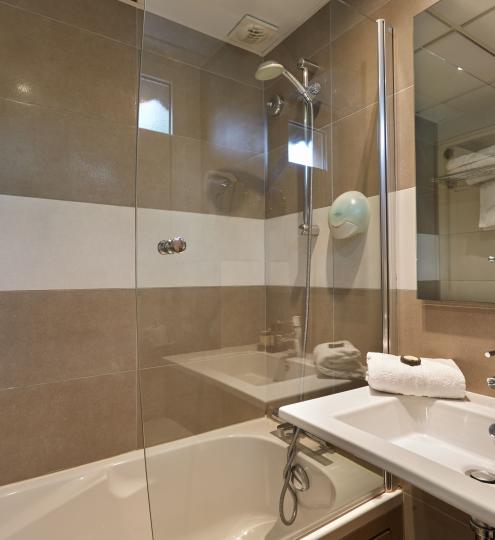 Hotel Beaugrenelle Saint Charles Tour Eiffel - Twin Room with bath